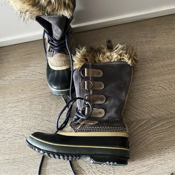 200$+ new! Sorel Joan of Arctic snow boots - Picture 3 of 7